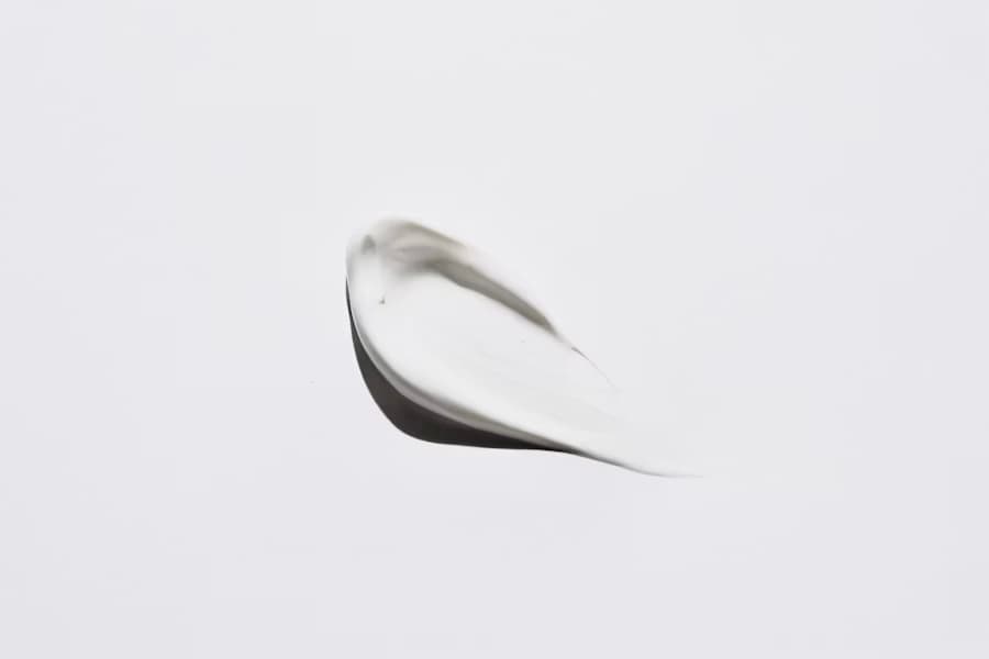 Texture de soin ÉLUA — matière du sérum